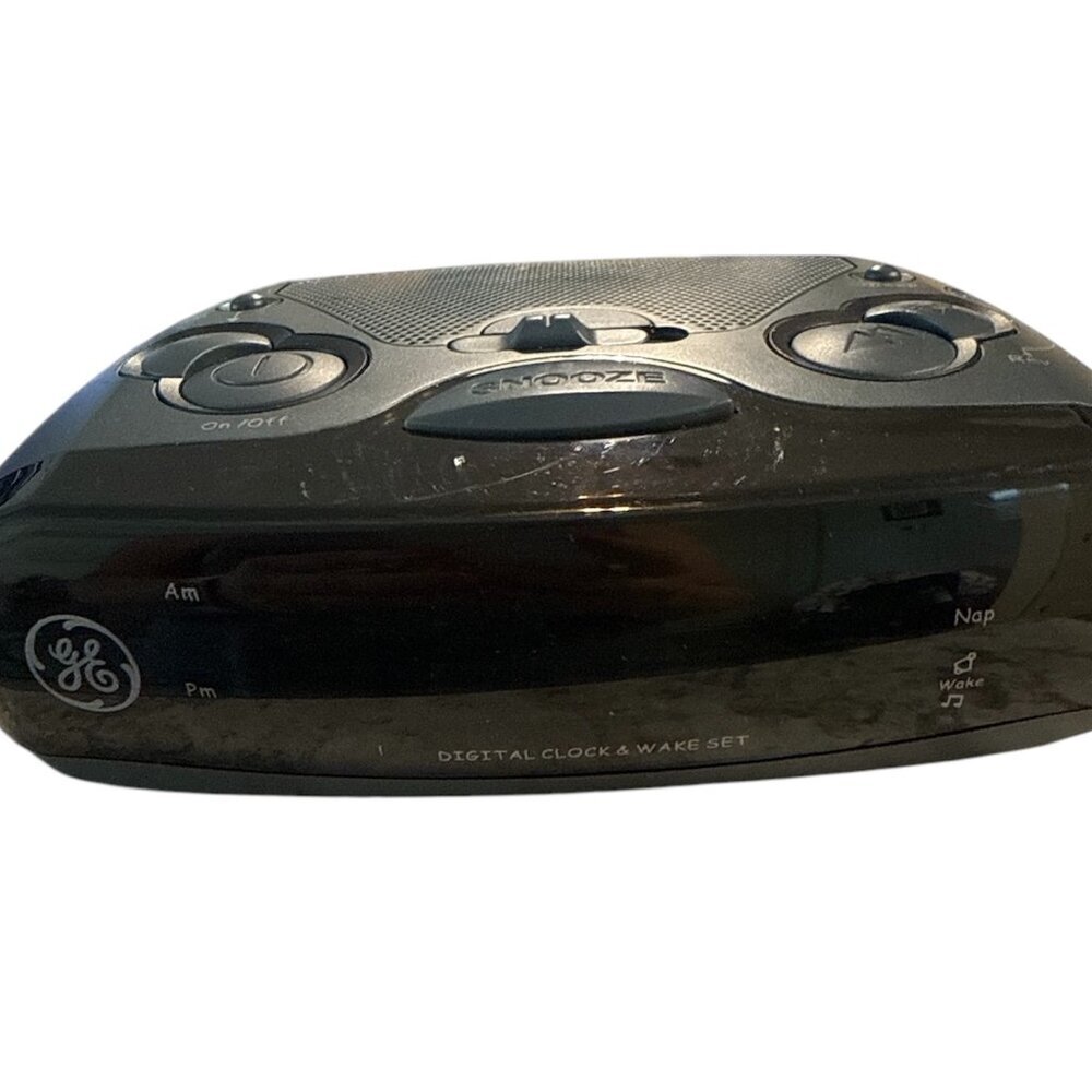 GE General Electric Retro AM/FM Alarm Clock Radio LCD Display Model 7-4837C Gray